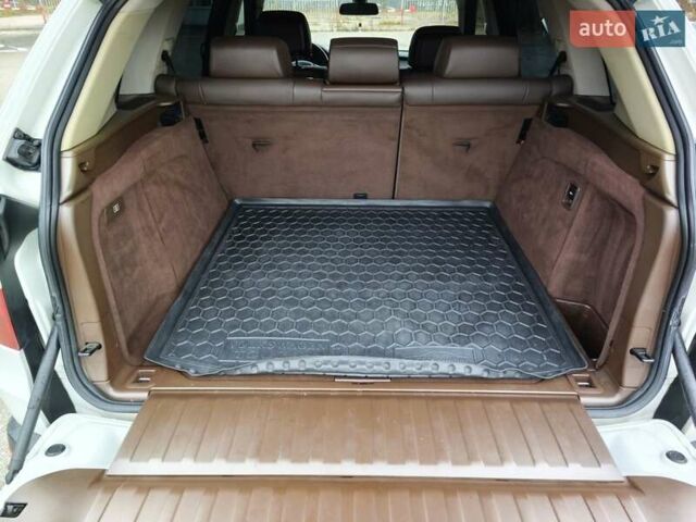 Белый БМВ Х5, объемом двигателя 3 л и пробегом 314 тыс. км за 14699 $, фото 21 на Automoto.ua