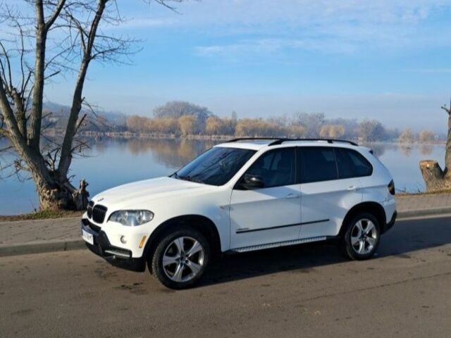 Белый БМВ Х5, объемом двигателя 3 л и пробегом 320 тыс. км за 10000 $, фото 2 на Automoto.ua