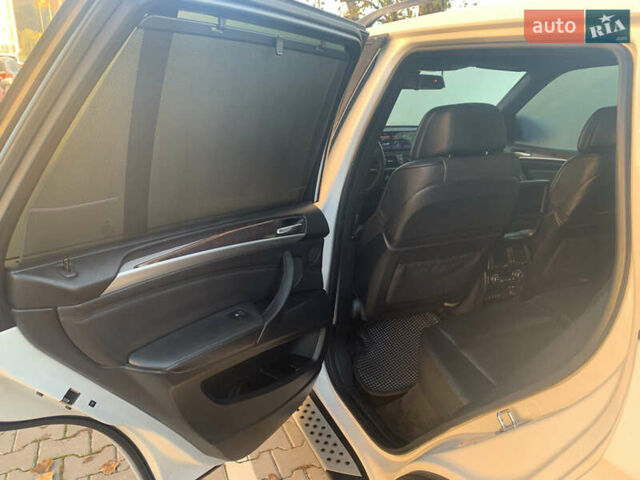 Белый БМВ Х5, объемом двигателя 4.8 л и пробегом 269 тыс. км за 10999 $, фото 16 на Automoto.ua