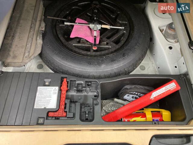 Белый БМВ Х5, объемом двигателя 3 л и пробегом 315 тыс. км за 12800 $, фото 21 на Automoto.ua