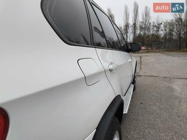 Белый БМВ Х5, объемом двигателя 3 л и пробегом 314 тыс. км за 14699 $, фото 42 на Automoto.ua