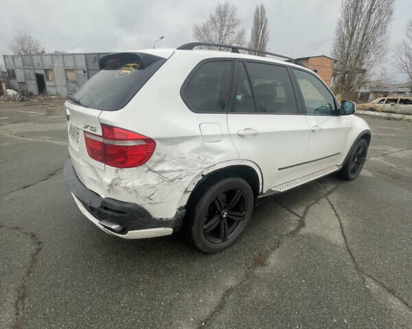 Белый БМВ Х5, объемом двигателя 3 л и пробегом 203 тыс. км за 9500 $, фото 8 на Automoto.ua