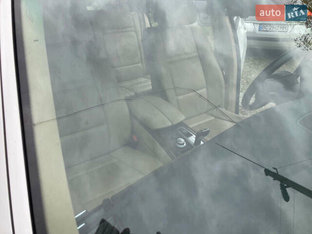 Белый БМВ Х5, объемом двигателя 3 л и пробегом 315 тыс. км за 12800 $, фото 22 на Automoto.ua