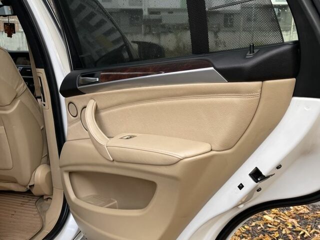 Белый БМВ Х5, объемом двигателя 4.8 л и пробегом 231 тыс. км за 9300 $, фото 17 на Automoto.ua