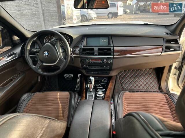 Белый БМВ Х5, объемом двигателя 4.8 л и пробегом 190 тыс. км за 9999 $, фото 1 на Automoto.ua