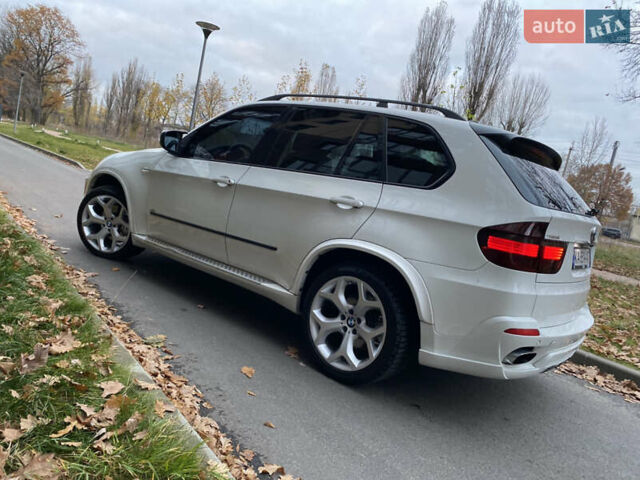 Белый БМВ Х5, объемом двигателя 4.8 л и пробегом 232 тыс. км за 11000 $, фото 15 на Automoto.ua