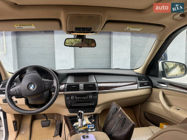 Белый БМВ Х5, объемом двигателя 3 л и пробегом 336 тыс. км за 9500 $, фото 10 на Automoto.ua