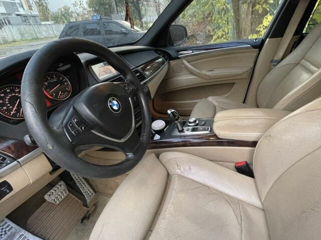 Белый БМВ Х5, объемом двигателя 4.8 л и пробегом 231 тыс. км за 9300 $, фото 23 на Automoto.ua