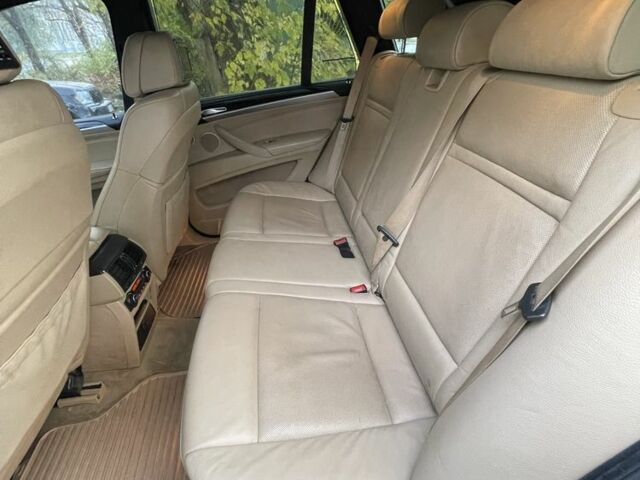 Белый БМВ Х5, объемом двигателя 4.8 л и пробегом 231 тыс. км за 9300 $, фото 15 на Automoto.ua