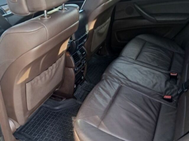 Белый БМВ Х5, объемом двигателя 3 л и пробегом 320 тыс. км за 10000 $, фото 6 на Automoto.ua