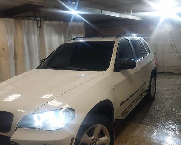 Белый БМВ Х5, объемом двигателя 3 л и пробегом 328 тыс. км за 12500 $, фото 18 на Automoto.ua