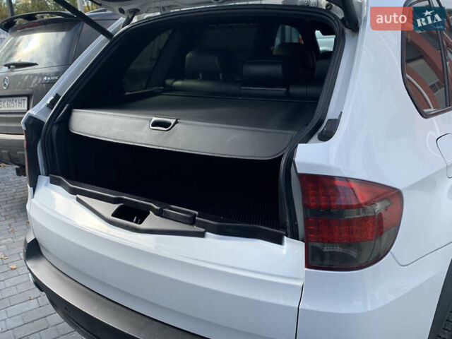 Белый БМВ Х5, объемом двигателя 4.8 л и пробегом 269 тыс. км за 10999 $, фото 9 на Automoto.ua