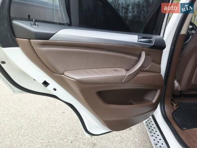 Белый БМВ Х5, объемом двигателя 3 л и пробегом 314 тыс. км за 14699 $, фото 33 на Automoto.ua