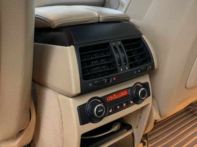 Белый БМВ Х5, объемом двигателя 4.8 л и пробегом 231 тыс. км за 9300 $, фото 14 на Automoto.ua