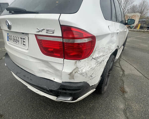 Белый БМВ Х5, объемом двигателя 3 л и пробегом 203 тыс. км за 9500 $, фото 9 на Automoto.ua