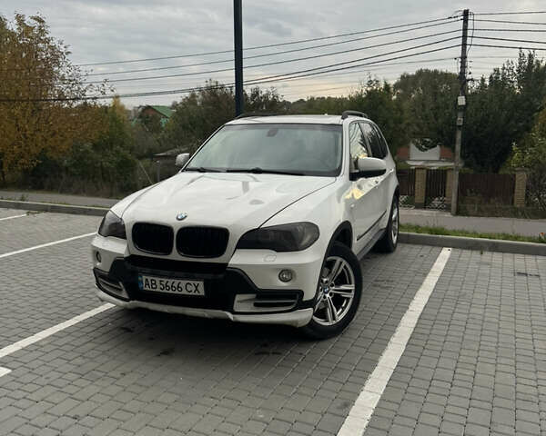 Белый БМВ Х5, объемом двигателя 3 л и пробегом 336 тыс. км за 9500 $, фото 2 на Automoto.ua
