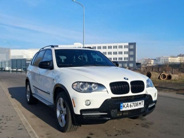 Белый БМВ Х5, объемом двигателя 3 л и пробегом 320 тыс. км за 10000 $, фото 1 на Automoto.ua