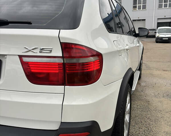 Белый БМВ Х5, объемом двигателя 2.99 л и пробегом 314 тыс. км за 14300 $, фото 13 на Automoto.ua