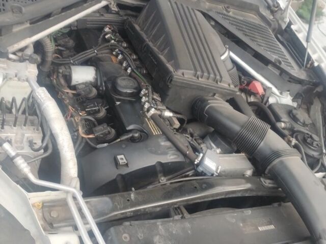 Белый БМВ Х5, объемом двигателя 3 л и пробегом 240 тыс. км за 11500 $, фото 7 на Automoto.ua