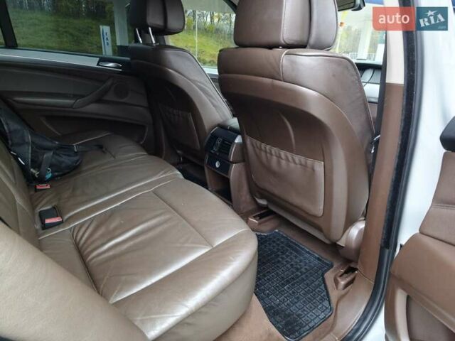 Белый БМВ Х5, объемом двигателя 3 л и пробегом 314 тыс. км за 14699 $, фото 32 на Automoto.ua