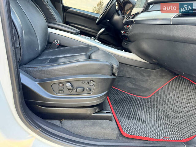 Білий БМВ Х5, об'ємом двигуна 2.99 л та пробігом 307 тис. км за 15000 $, фото 6 на Automoto.ua