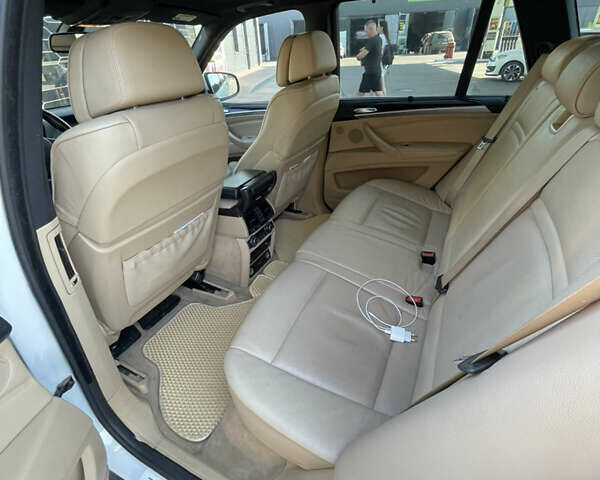 Білий БМВ Х5, об'ємом двигуна 4.8 л та пробігом 180 тис. км за 11499 $, фото 8 на Automoto.ua