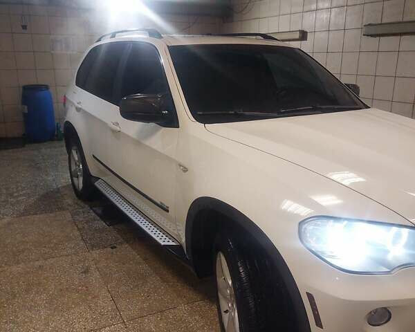 Белый БМВ Х5, объемом двигателя 3 л и пробегом 328 тыс. км за 12500 $, фото 28 на Automoto.ua