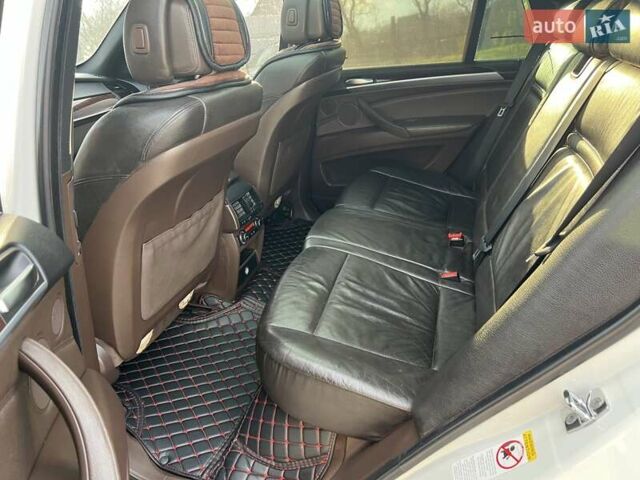 Белый БМВ Х5, объемом двигателя 4.8 л и пробегом 190 тыс. км за 9999 $, фото 6 на Automoto.ua