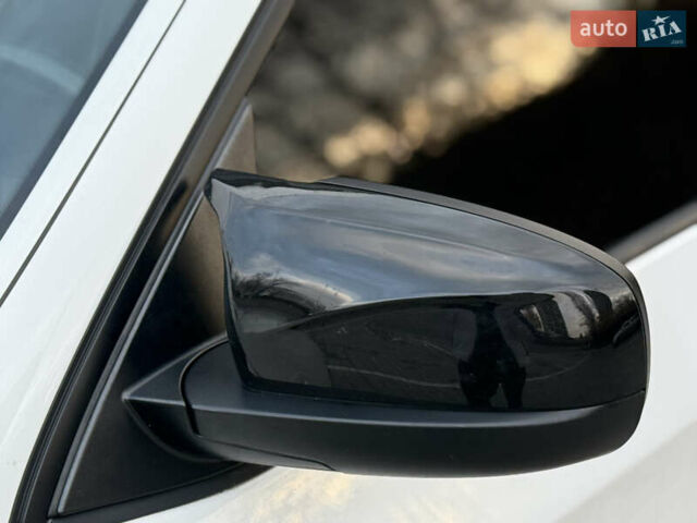 Белый БМВ Х5, объемом двигателя 3 л и пробегом 285 тыс. км за 10800 $, фото 16 на Automoto.ua