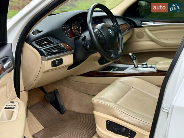 Білий БМВ Х5, об'ємом двигуна 2.99 л та пробігом 251 тис. км за 13800 $, фото 11 на Automoto.ua