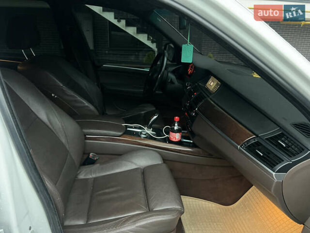 Белый БМВ Х5, объемом двигателя 2.99 л и пробегом 319 тыс. км за 14999 $, фото 12 на Automoto.ua