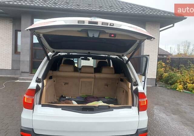 Белый БМВ Х5, объемом двигателя 3 л и пробегом 264 тыс. км за 15000 $, фото 9 на Automoto.ua