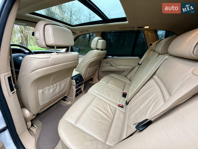 Білий БМВ Х5, об'ємом двигуна 2.99 л та пробігом 251 тис. км за 13800 $, фото 15 на Automoto.ua
