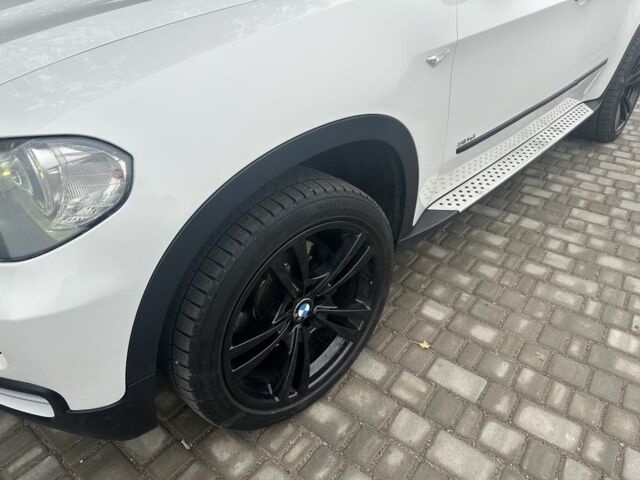 Белый БМВ Х5, объемом двигателя 3 л и пробегом 303 тыс. км за 16500 $, фото 2 на Automoto.ua