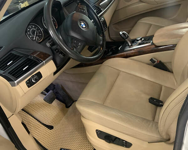Білий БМВ Х5, об'ємом двигуна 3 л та пробігом 204 тис. км за 12000 $, фото 3 на Automoto.ua