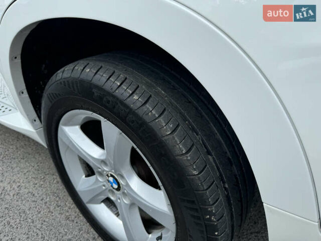 Белый БМВ Х5, объемом двигателя 2.99 л и пробегом 195 тыс. км за 15500 $, фото 13 на Automoto.ua