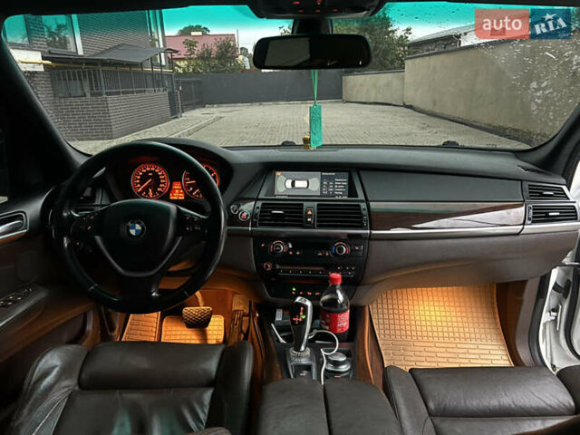 Белый БМВ Х5, объемом двигателя 2.99 л и пробегом 319 тыс. км за 14999 $, фото 13 на Automoto.ua