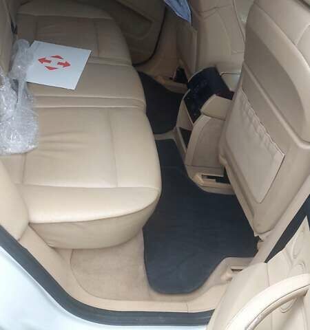 Белый БМВ Х5, объемом двигателя 3 л и пробегом 264 тыс. км за 15000 $, фото 7 на Automoto.ua