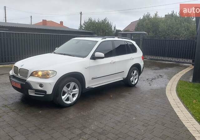 Белый БМВ Х5, объемом двигателя 3 л и пробегом 264 тыс. км за 15000 $, фото 5 на Automoto.ua