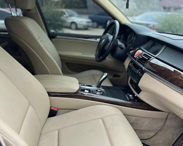 Білий БМВ Х5, об'ємом двигуна 2.99 л та пробігом 310 тис. км за 13200 $, фото 7 на Automoto.ua