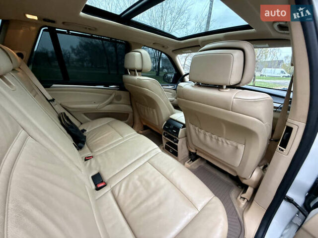 Білий БМВ Х5, об'ємом двигуна 2.99 л та пробігом 251 тис. км за 13800 $, фото 16 на Automoto.ua