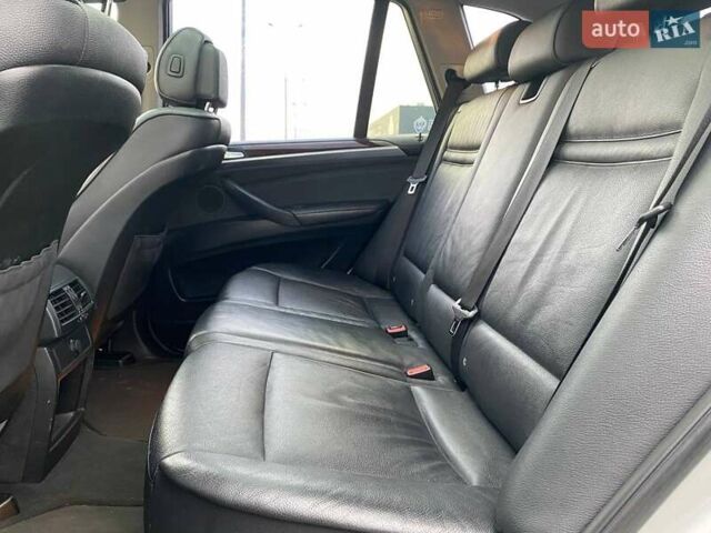 Білий БМВ Х5, об'ємом двигуна 3 л та пробігом 309 тис. км за 12990 $, фото 16 на Automoto.ua