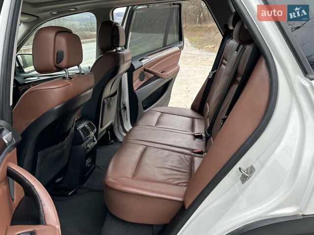 Білий БМВ Х5, об'ємом двигуна 3 л та пробігом 325 тис. км за 17200 $, фото 17 на Automoto.ua