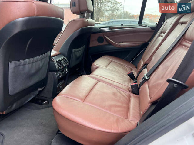 Белый БМВ Х5, объемом двигателя 3 л и пробегом 250 тыс. км за 11250 $, фото 13 на Automoto.ua