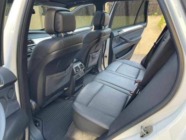 Белый БМВ Х5, объемом двигателя 3 л и пробегом 260 тыс. км за 21000 $, фото 10 на Automoto.ua