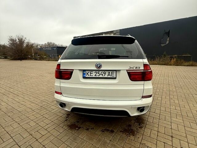 Белый БМВ Х5, объемом двигателя 3 л и пробегом 223 тыс. км за 11500 $, фото 1 на Automoto.ua