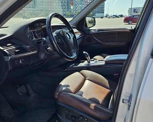 Белый БМВ Х5, объемом двигателя 2.98 л и пробегом 209 тыс. км за 13900 $, фото 8 на Automoto.ua
