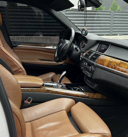 Белый БМВ Х5, объемом двигателя 3 л и пробегом 272 тыс. км за 16500 $, фото 8 на Automoto.ua