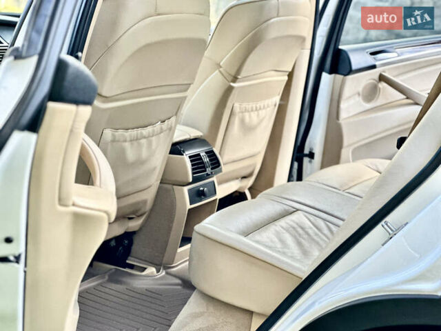 Білий БМВ Х5, об'ємом двигуна 3 л та пробігом 244 тис. км за 13800 $, фото 153 на Automoto.ua