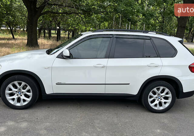 Белый БМВ Х5, объемом двигателя 3 л и пробегом 235 тыс. км за 17500 $, фото 3 на Automoto.ua